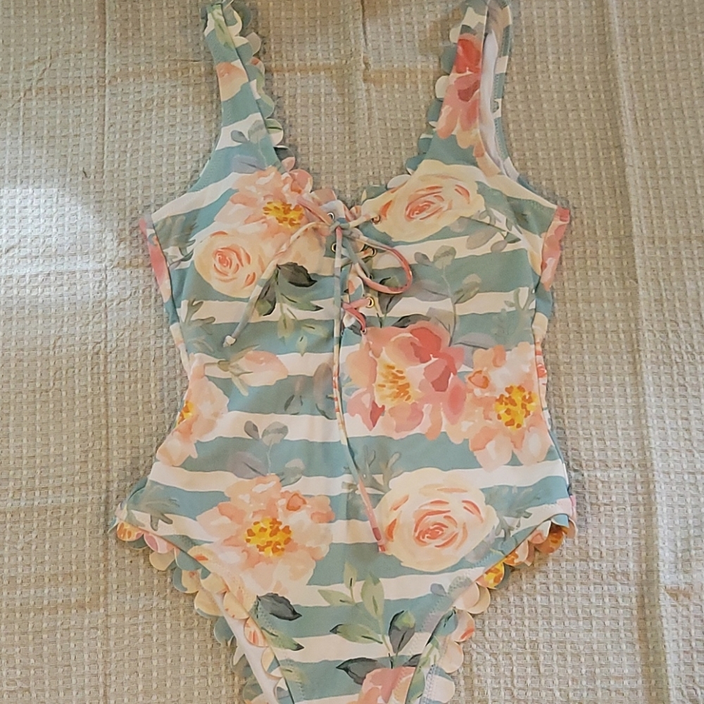 Cupshe swimsuit